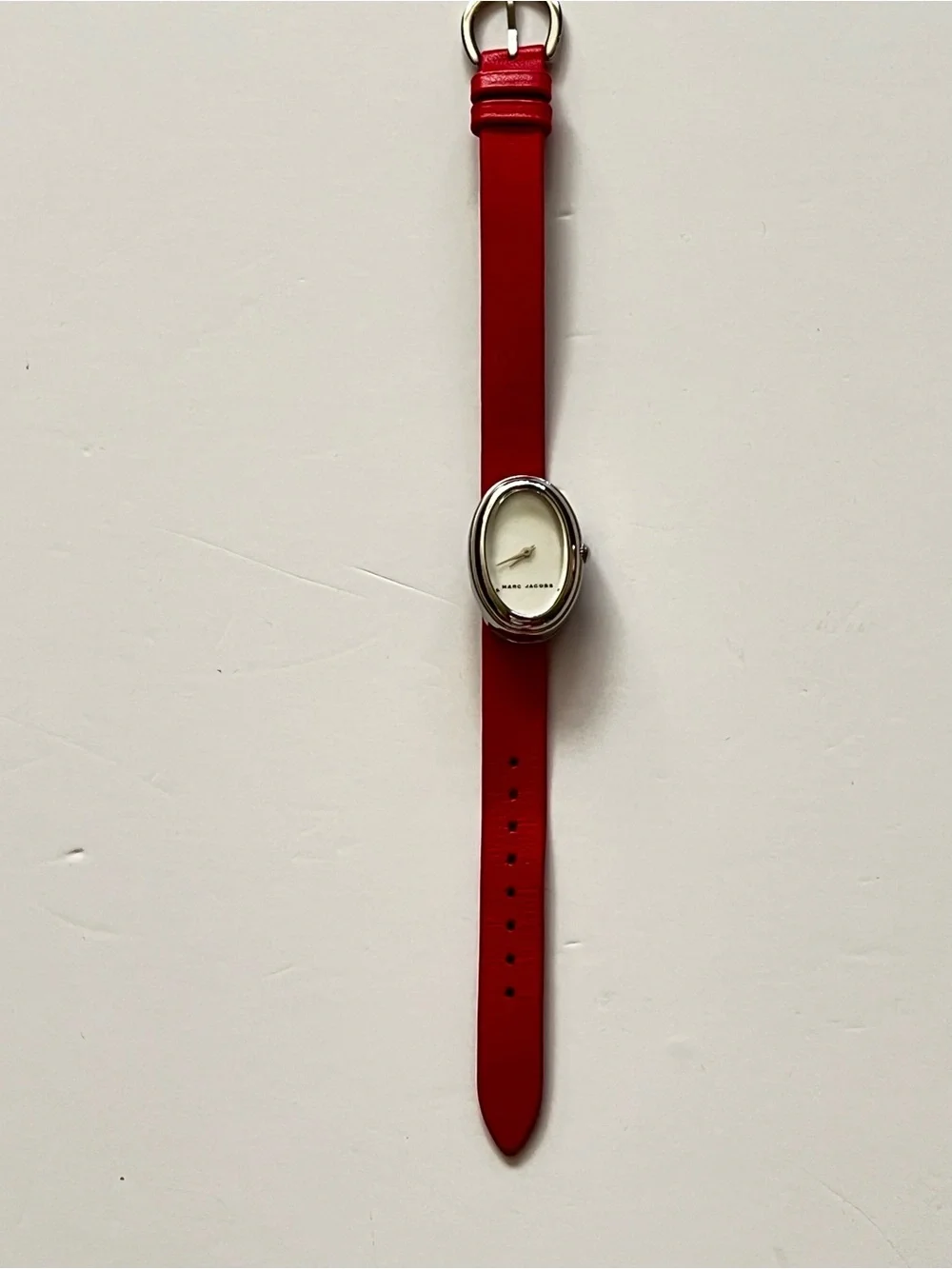 EUC MARC JACOBS Women's Cicely Oval Dial Leather Strap Watch